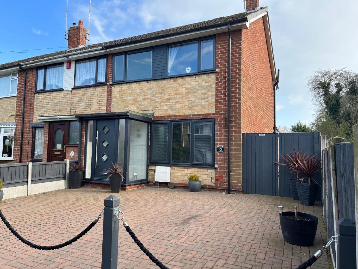 The Brook House - Spacious 3 Bed Home From Home In Burton Exterior photo