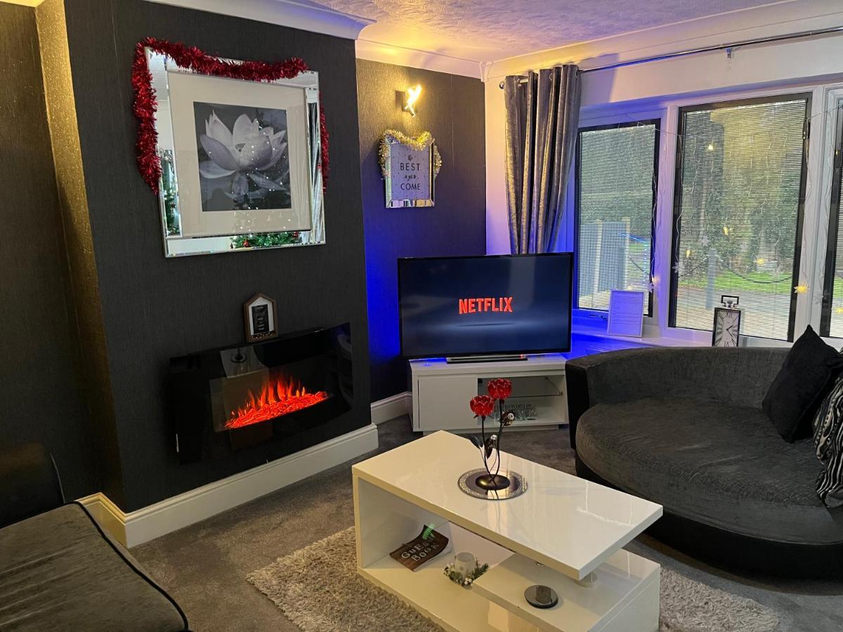 The Brook House - Spacious 3 Bed Home From Home In Burton Exterior photo