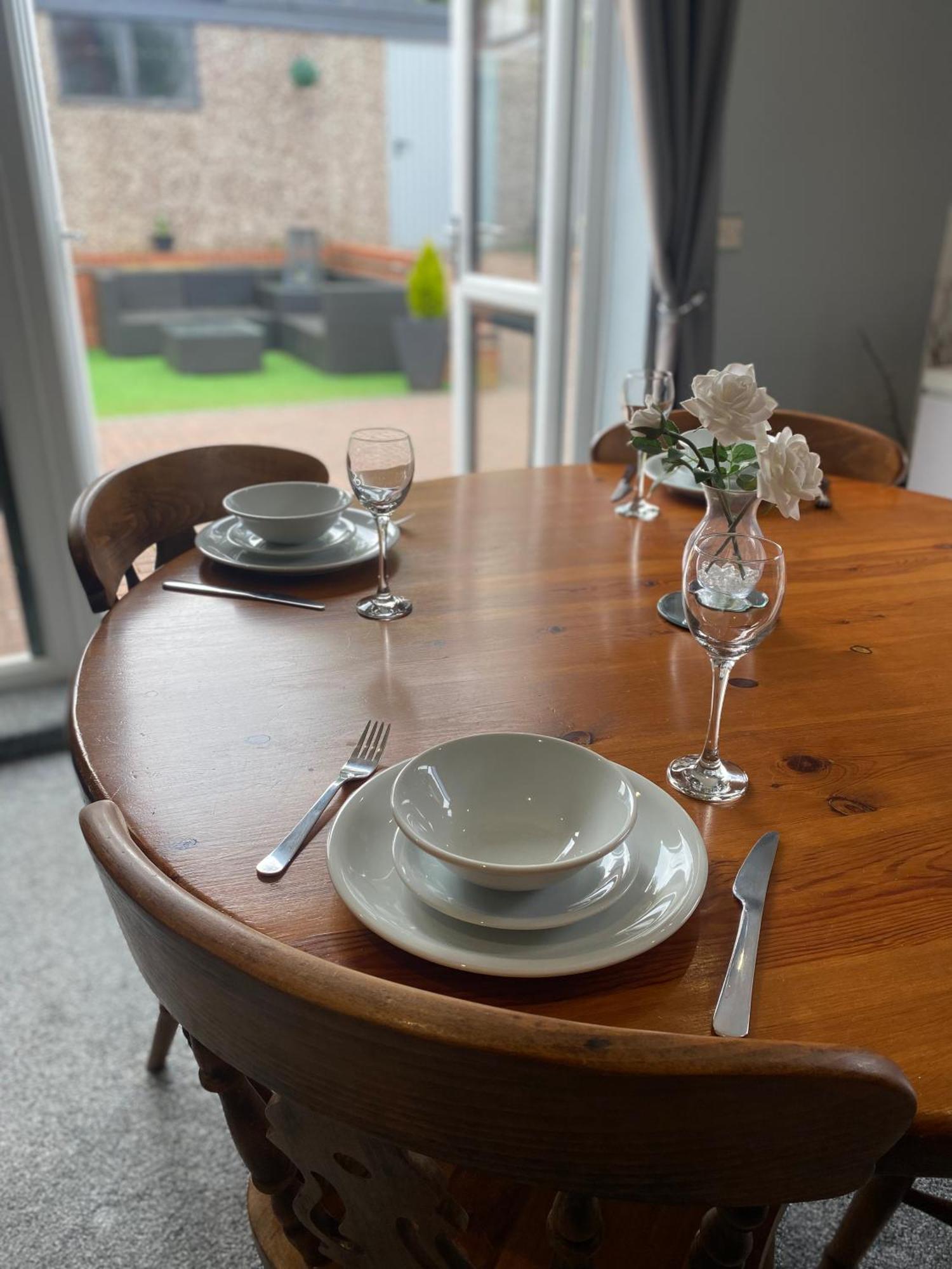The Brook House - Spacious 3 Bed Home From Home In Burton Exterior photo